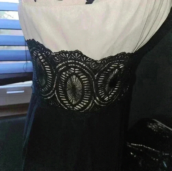 Democracy Womans Spaghetti Strap Dress Size 8 - Picture 6 of 10